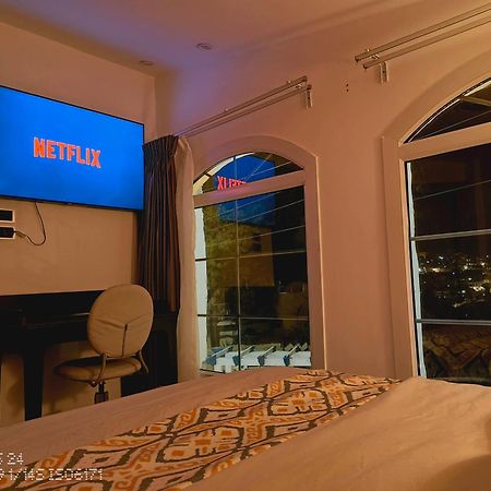 Celestia Boutique Inn - Boutique Stay Overlooking Jerash Ruins ジャラシュ エクステリア 写真