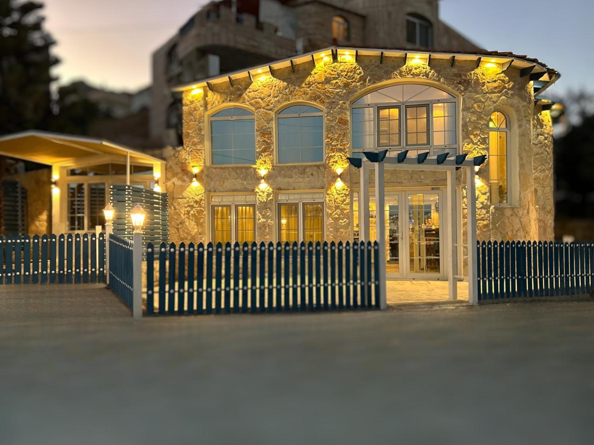 Celestia Boutique Inn - Boutique Stay Overlooking Jerash Ruins ジャラシュ エクステリア 写真